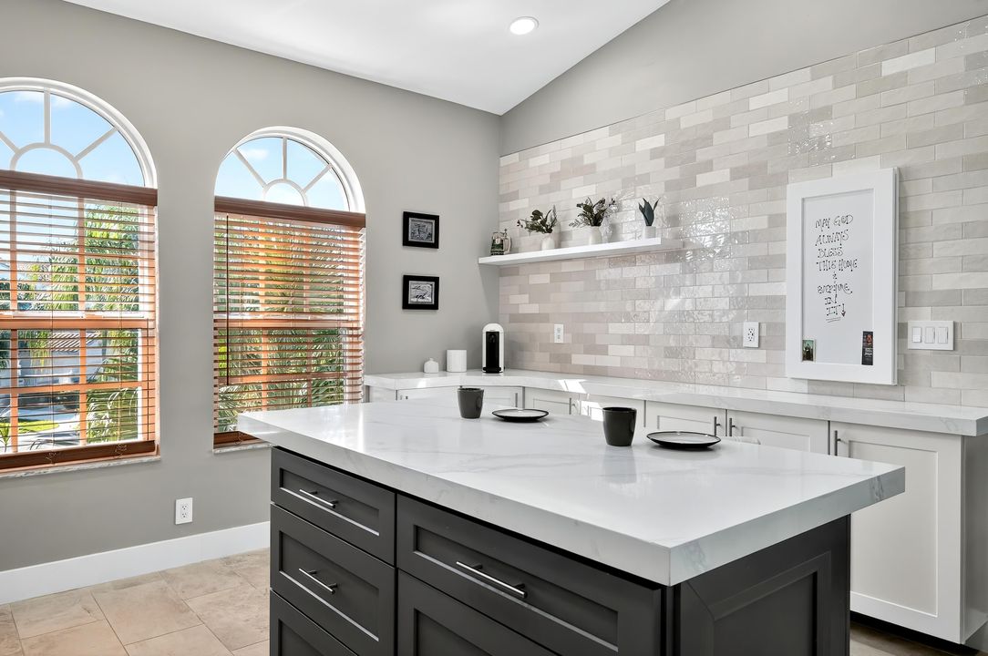 For Sale: $715,000 (2 beds, 2 baths, 1426 Square Feet)