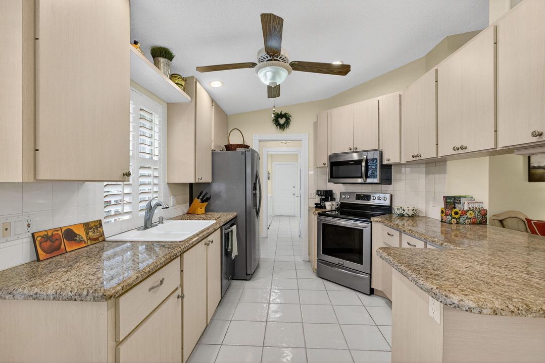 待售: $465,000 (2 贝兹, 2 浴室, 1525 平方英尺)