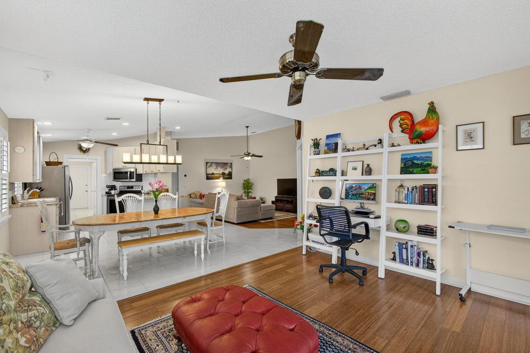 待售: $465,000 (2 贝兹, 2 浴室, 1525 平方英尺)