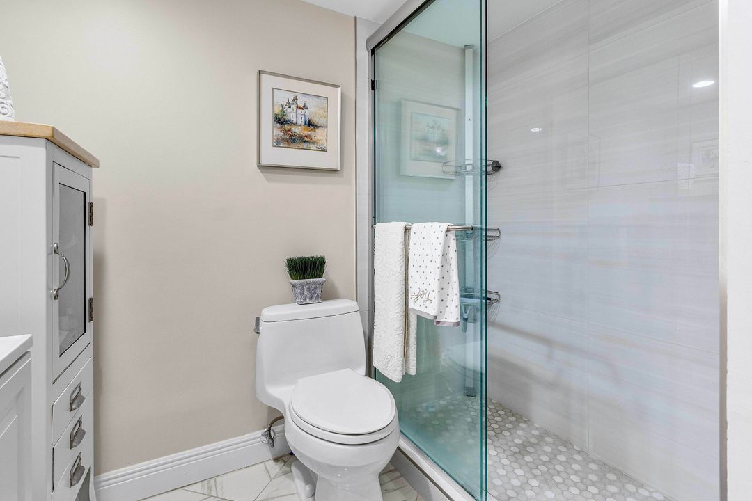 待售: $314,300 (1 贝兹, 1 浴室, 854 平方英尺)