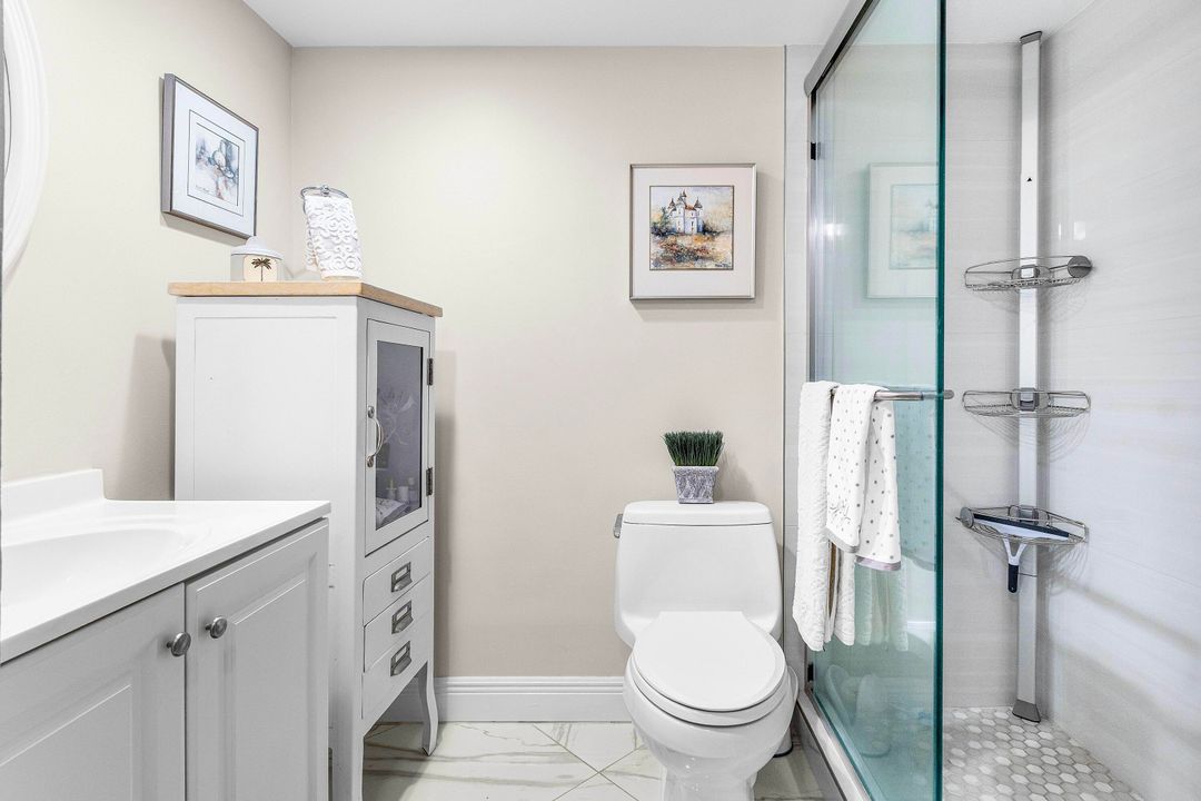 待售: $314,300 (1 贝兹, 1 浴室, 854 平方英尺)