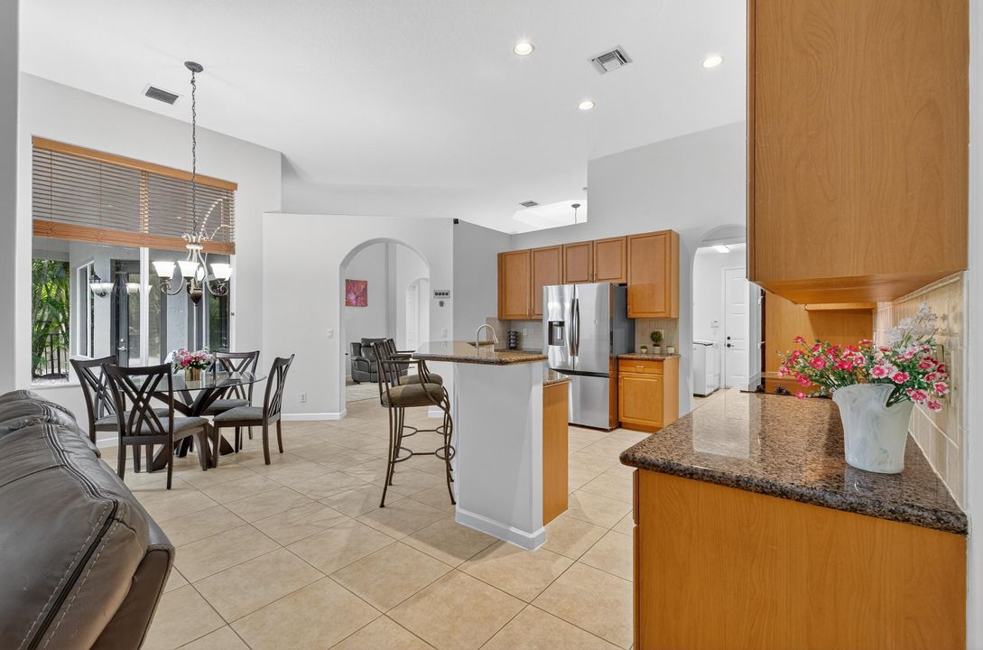 For Sale: $989,000 (4 beds, 3 baths, 2774 Square Feet)