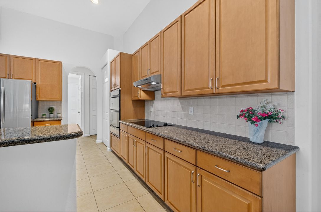 For Sale: $989,000 (4 beds, 3 baths, 2774 Square Feet)