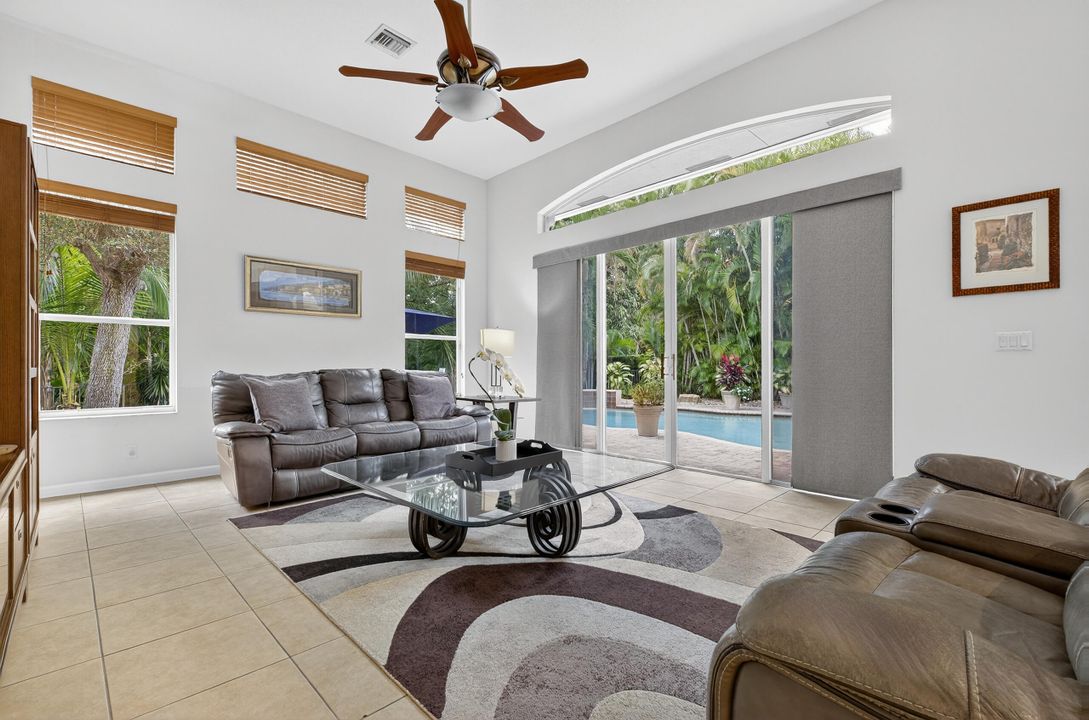 For Sale: $989,000 (4 beds, 3 baths, 2774 Square Feet)