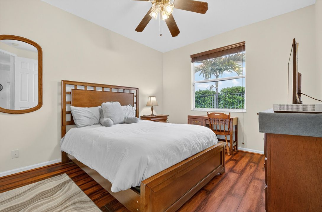 For Sale: $989,000 (4 beds, 3 baths, 2774 Square Feet)