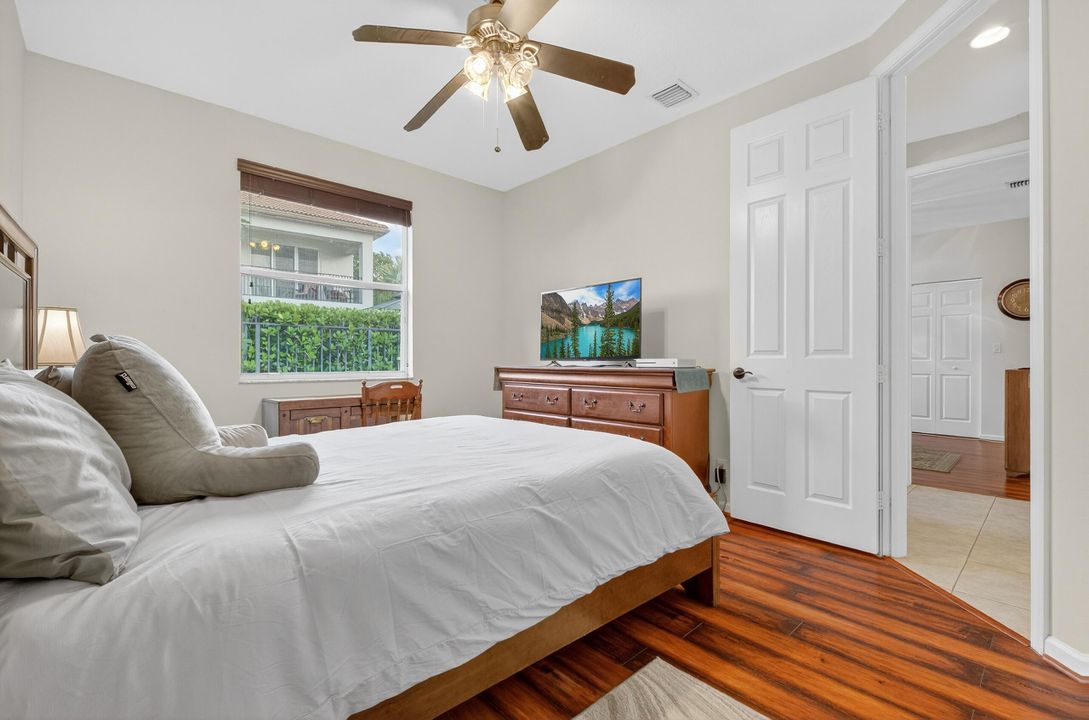 For Sale: $989,000 (4 beds, 3 baths, 2774 Square Feet)