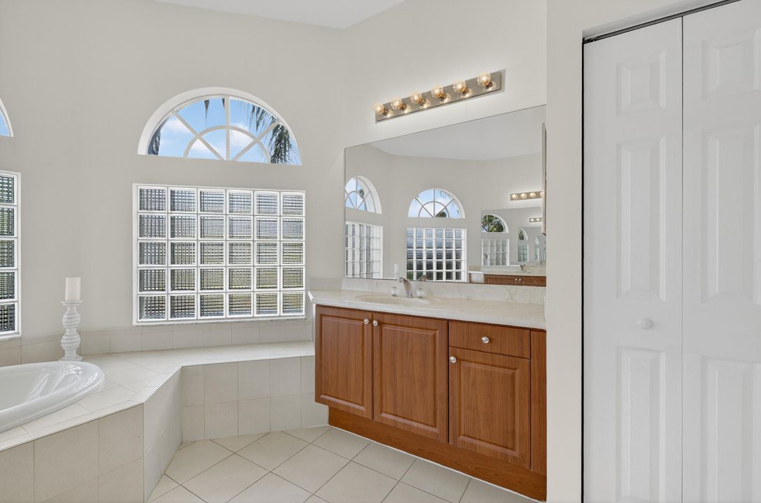 For Sale: $989,000 (4 beds, 3 baths, 2774 Square Feet)