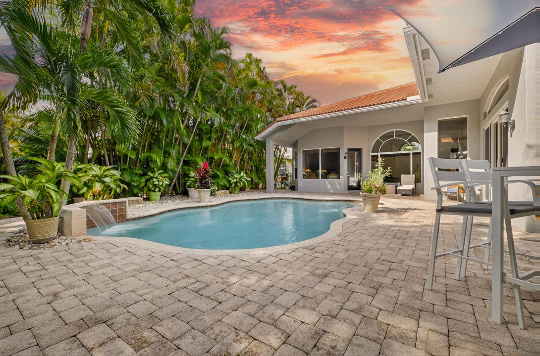 For Sale: $989,000 (4 beds, 3 baths, 2774 Square Feet)