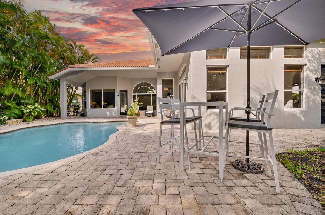 For Sale: $989,000 (4 beds, 3 baths, 2774 Square Feet)