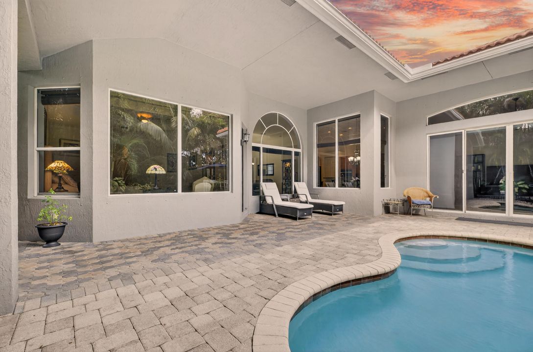 For Sale: $989,000 (4 beds, 3 baths, 2774 Square Feet)