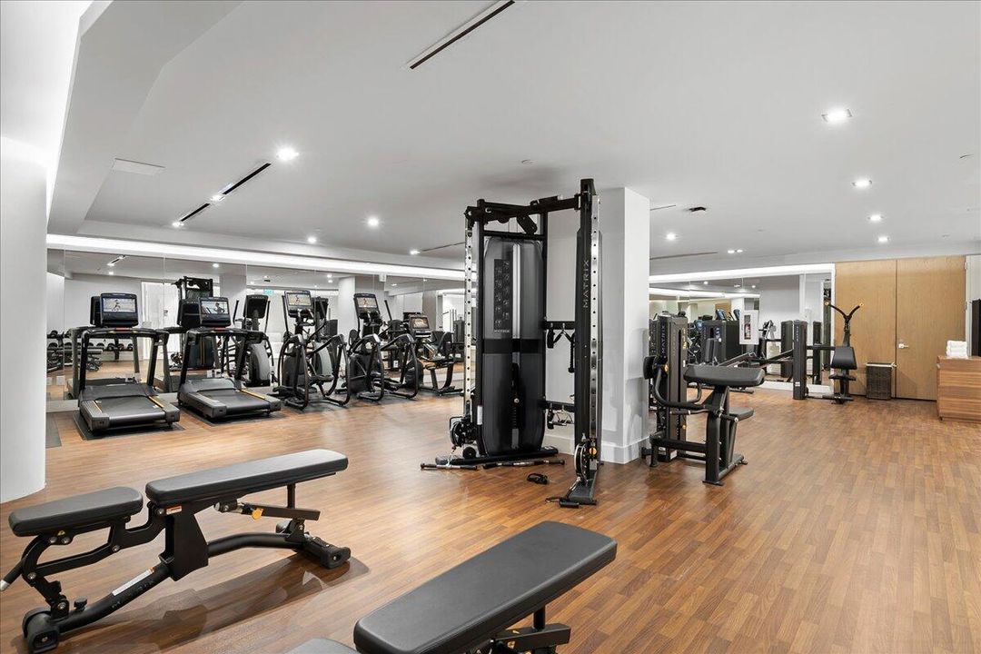 For Sale: $1,975,000 (2 beds, 2 baths, 1449 Square Feet)