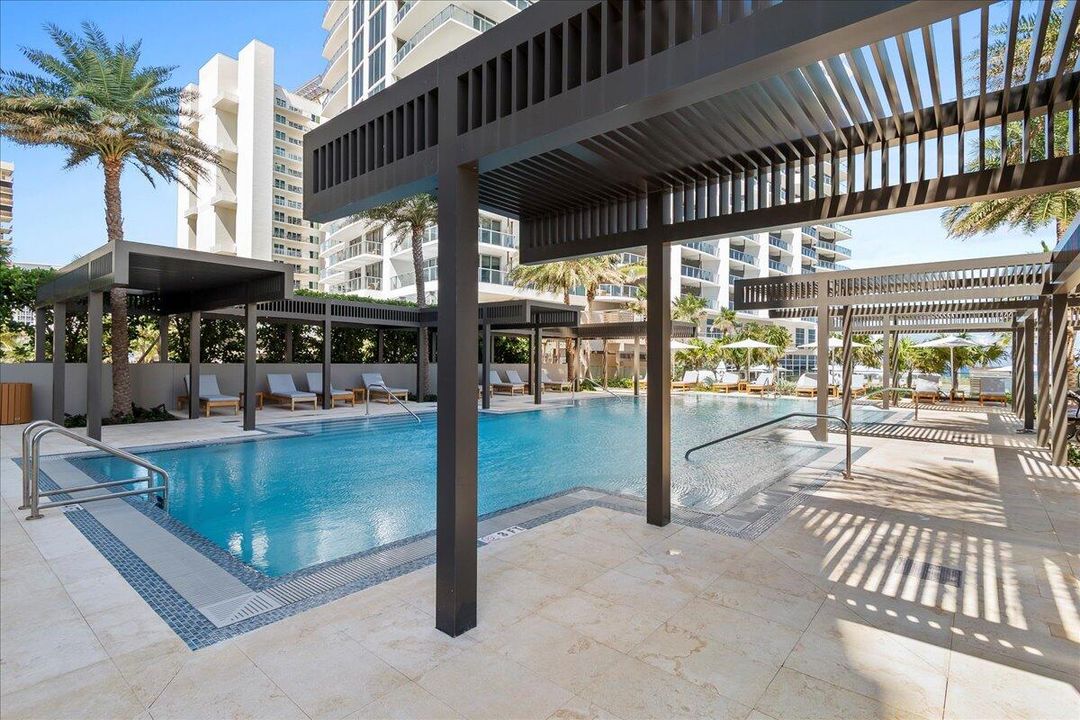 For Sale: $1,975,000 (2 beds, 2 baths, 1449 Square Feet)