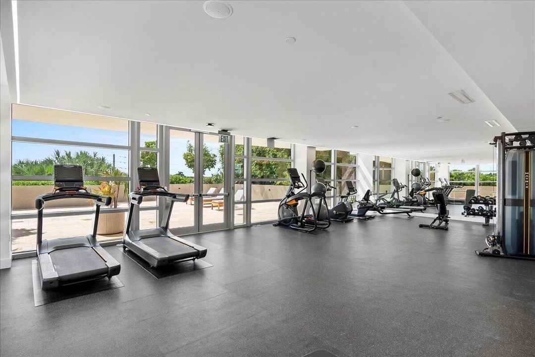 For Sale: $1,975,000 (2 beds, 2 baths, 1449 Square Feet)