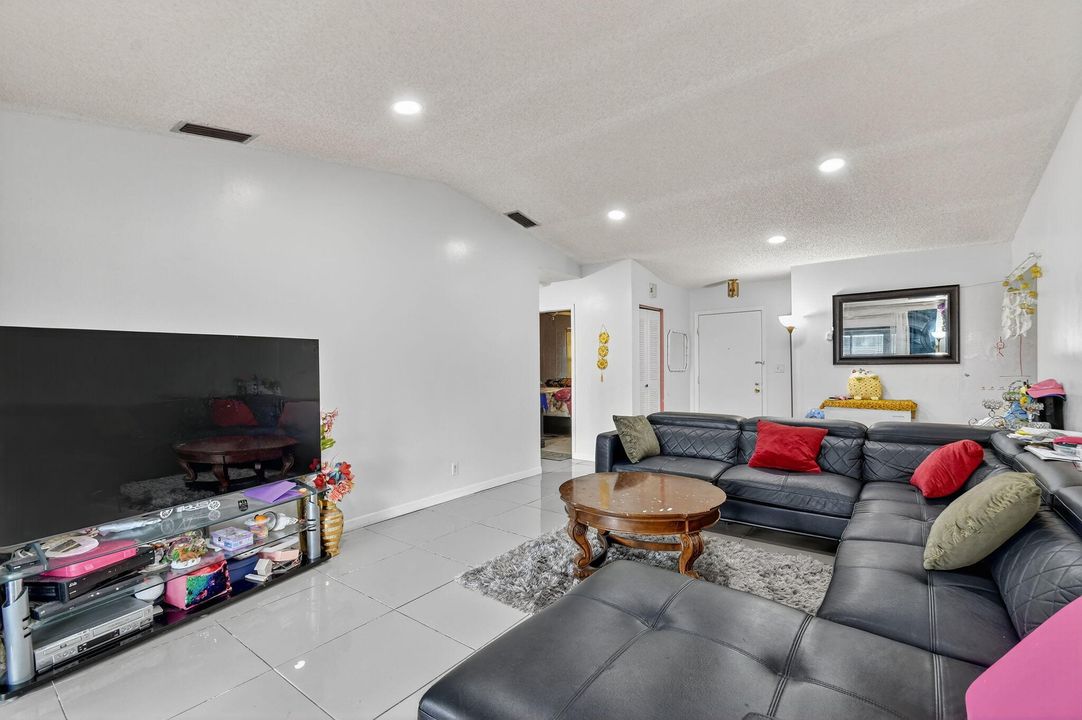 For Sale: $420,000 (3 beds, 2 baths, 1510 Square Feet)