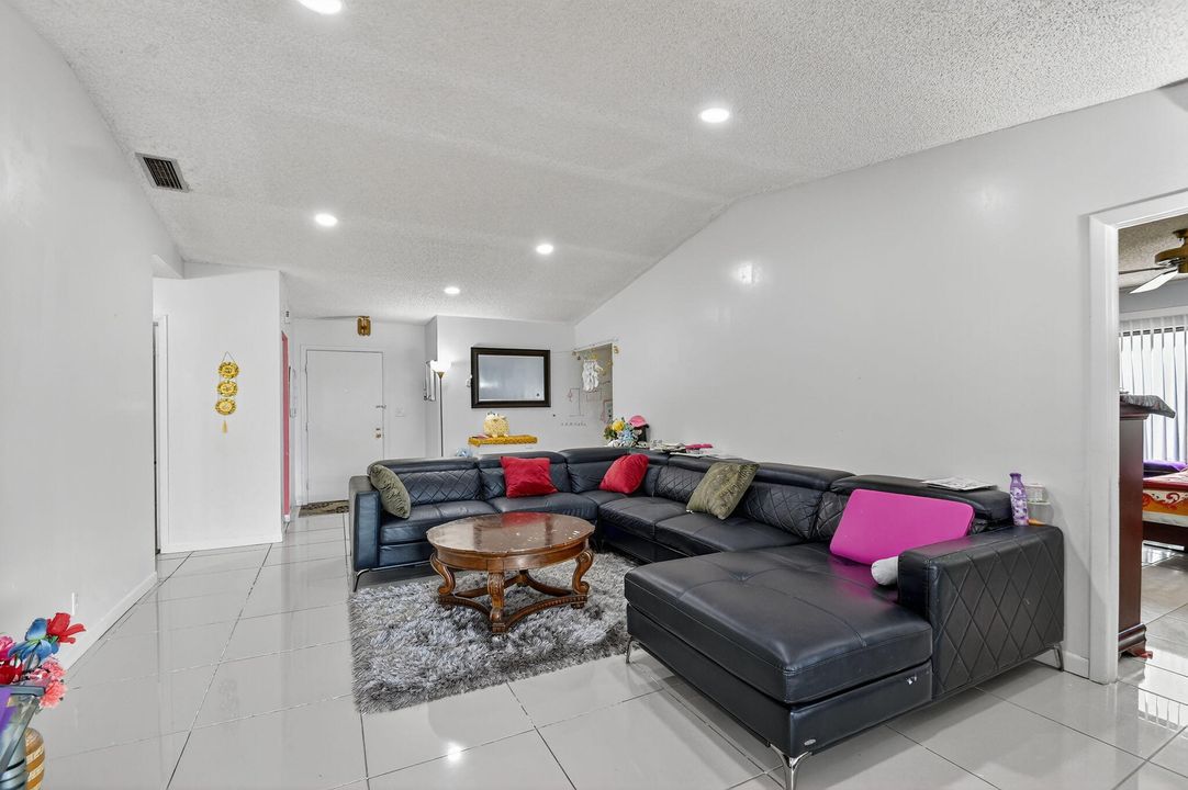 For Sale: $420,000 (3 beds, 2 baths, 1510 Square Feet)