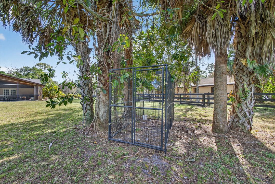 Под контрактом: $1,350,000 (3 спален, 2 ванн, 2240 Квадратных фут)