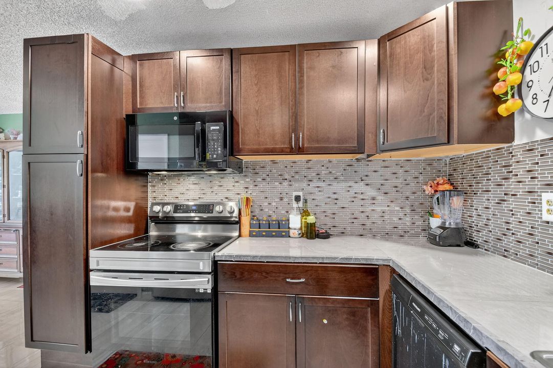 For Sale: $420,000 (3 beds, 2 baths, 1510 Square Feet)