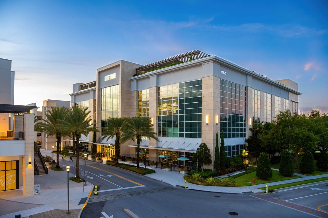 For Sale: $715,000 (2 beds, 2 baths, 1426 Square Feet)