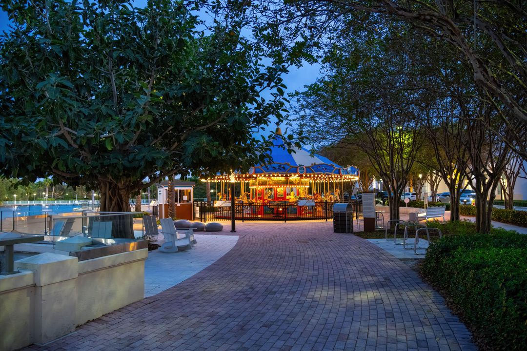 For Sale: $715,000 (2 beds, 2 baths, 1426 Square Feet)