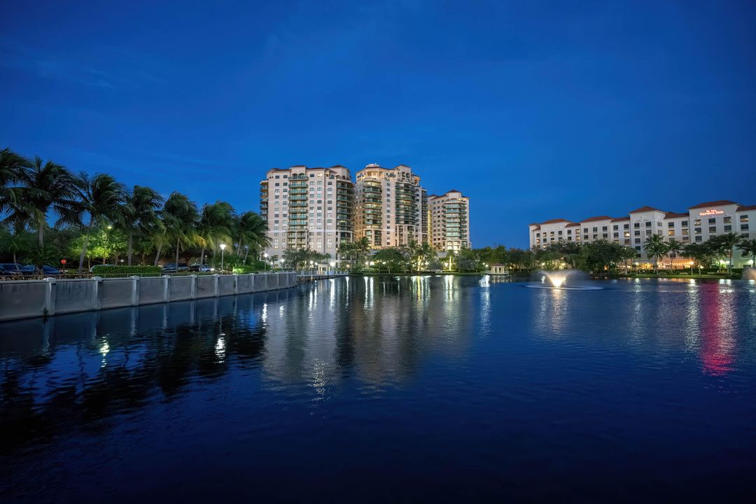 For Sale: $715,000 (2 beds, 2 baths, 1426 Square Feet)