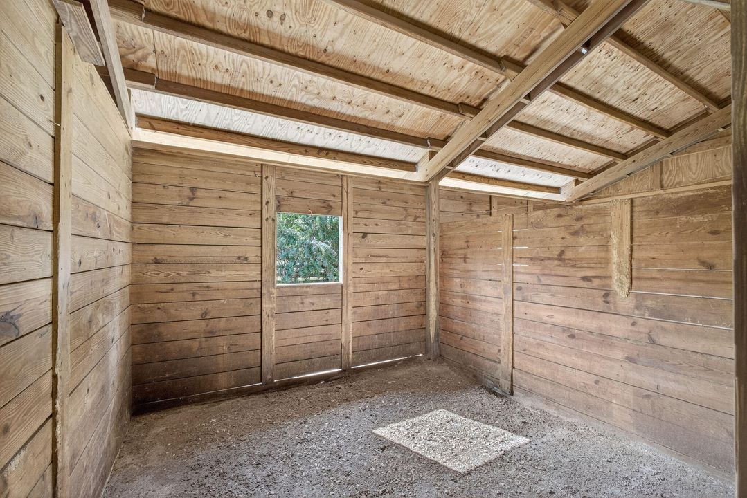 Под контрактом: $1,350,000 (3 спален, 2 ванн, 2240 Квадратных фут)