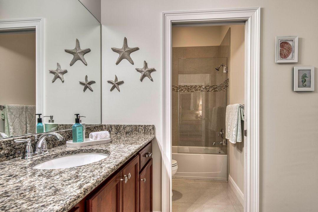 Под контрактом: $1,499,000 (4 спален, 3 ванн, 2697 Квадратных фут)