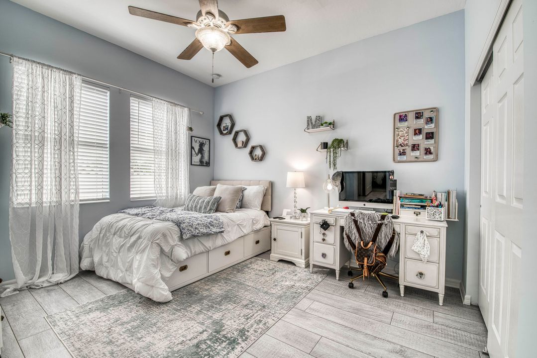 Под контрактом: $1,499,000 (4 спален, 3 ванн, 2697 Квадратных фут)