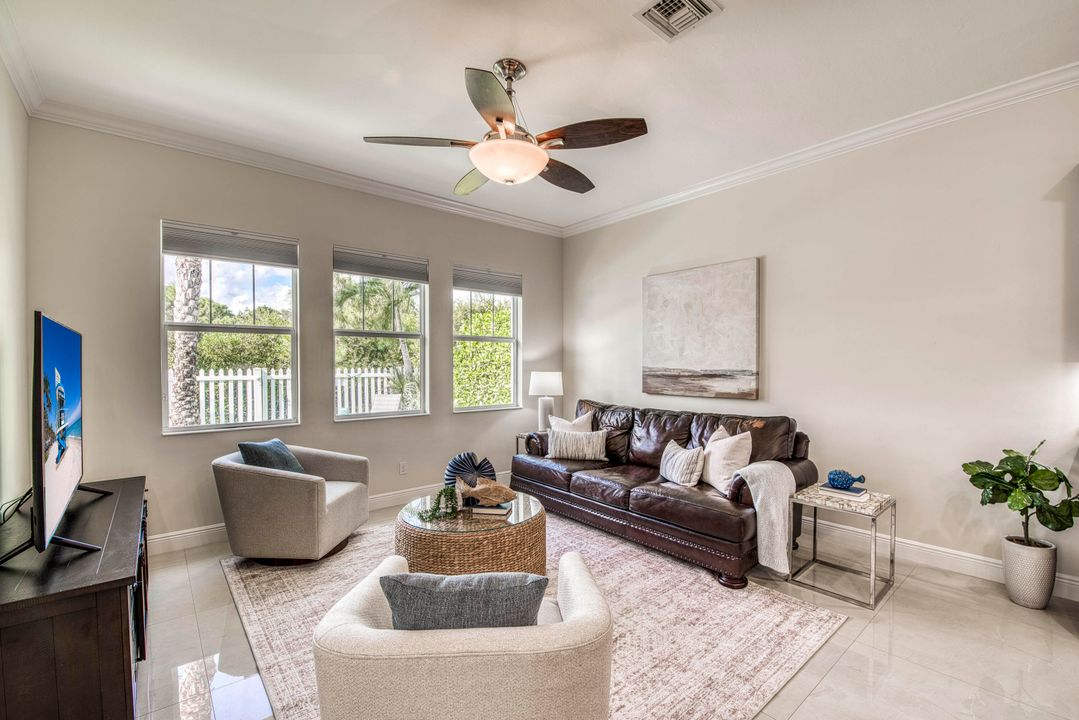 Под контрактом: $1,499,000 (4 спален, 3 ванн, 2697 Квадратных фут)