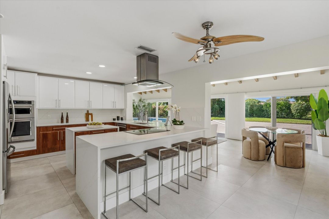 На продажу: $2,472,000 (3 спален, 3 ванн, 3351 Квадратных фут)