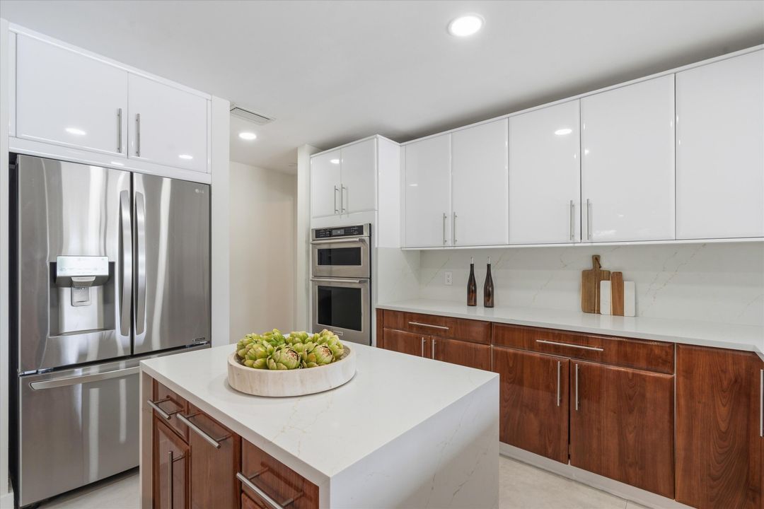 На продажу: $2,472,000 (3 спален, 3 ванн, 3351 Квадратных фут)