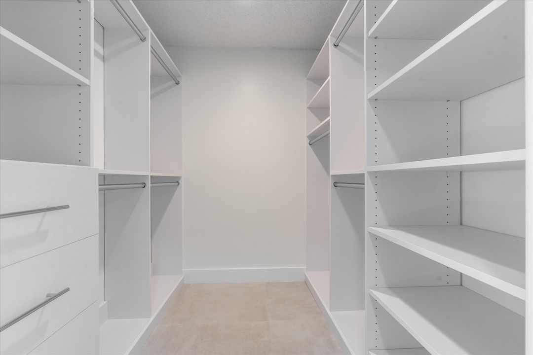 На продажу: $2,472,000 (3 спален, 3 ванн, 3351 Квадратных фут)