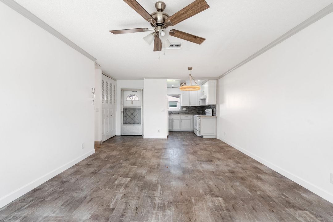 For Sale: $118,750 (1 beds, 1 baths, 662 Square Feet)