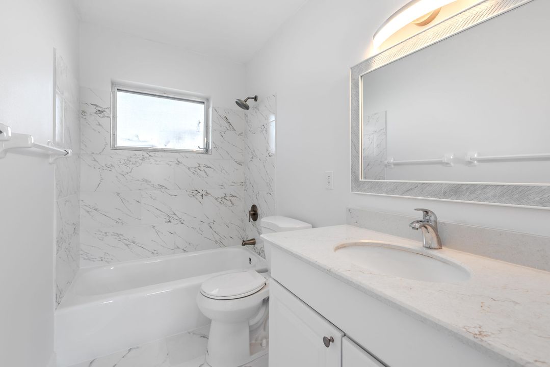 For Sale: $118,750 (1 beds, 1 baths, 662 Square Feet)