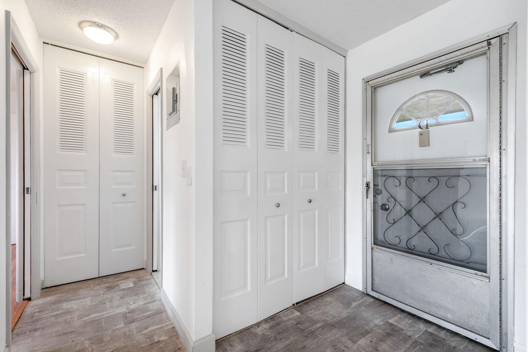 For Sale: $118,750 (1 beds, 1 baths, 662 Square Feet)