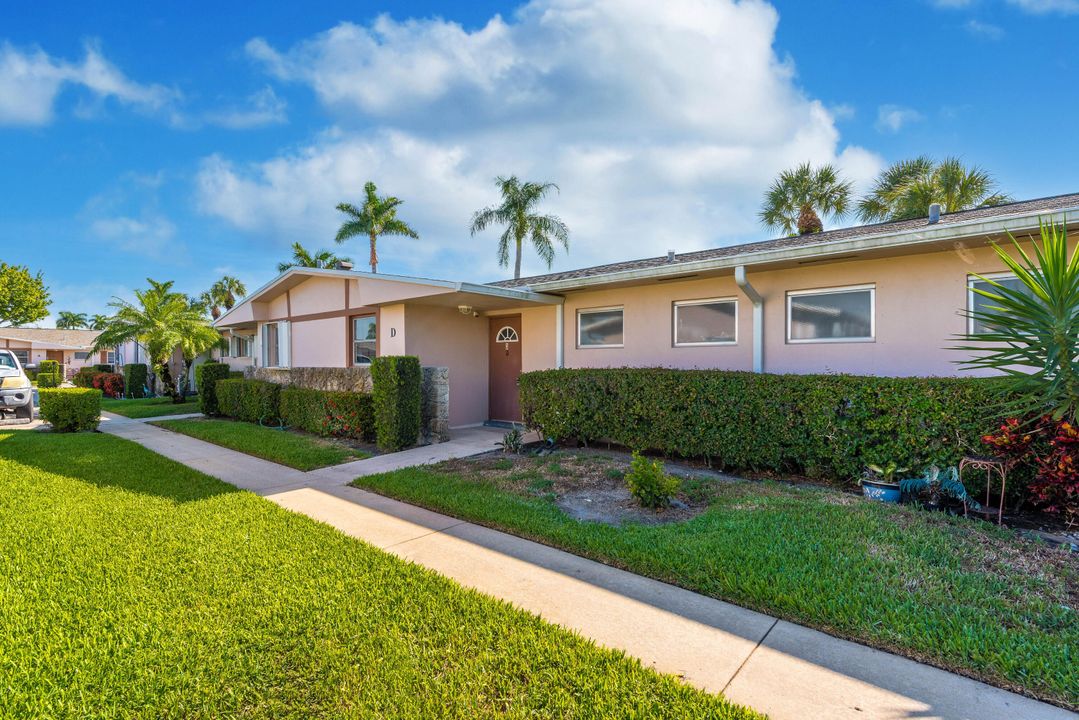 For Sale: $118,750 (1 beds, 1 baths, 662 Square Feet)