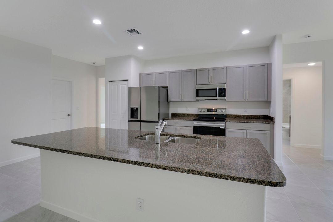 For Sale: $535,000 (4 beds, 3 baths, 2291 Square Feet)