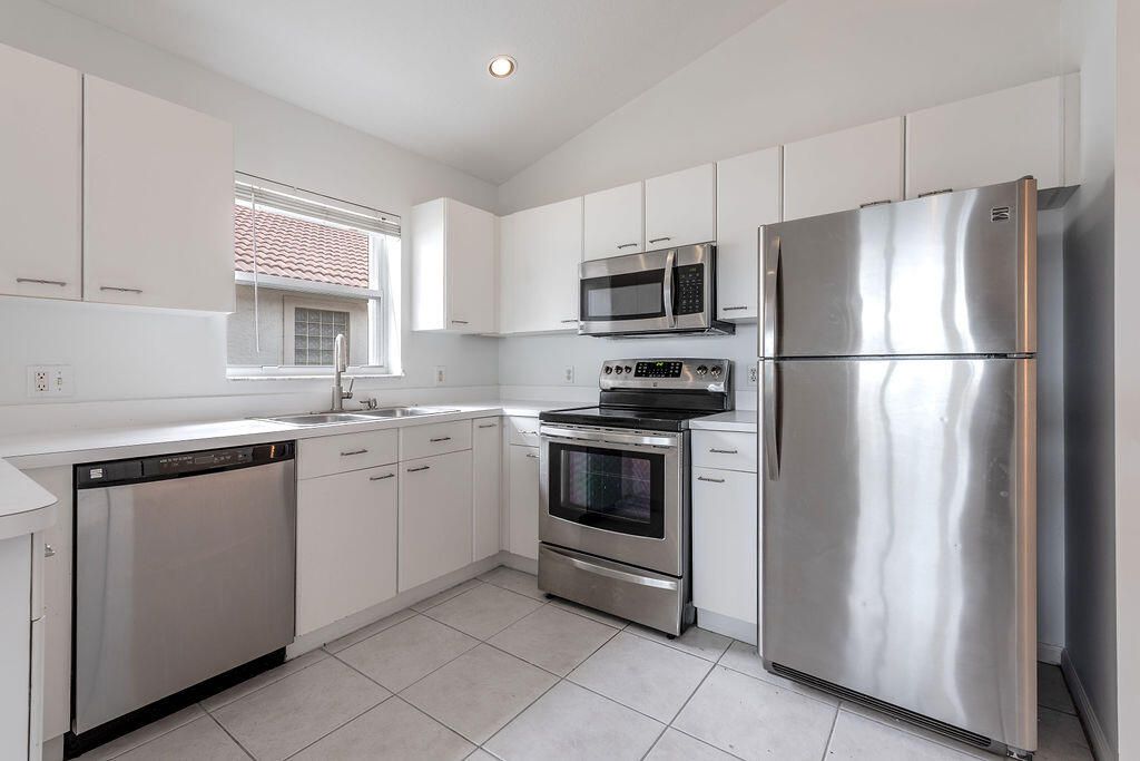 В аренду: $3,150 (3 спален, 2 ванн, 1408 Квадратных фут)