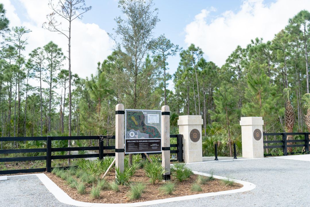 出租: $6,000 (3 贝兹, 2 浴室, 2555 平方英尺)