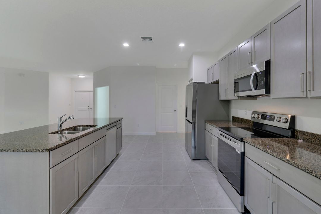 For Sale: $535,000 (4 beds, 3 baths, 2291 Square Feet)