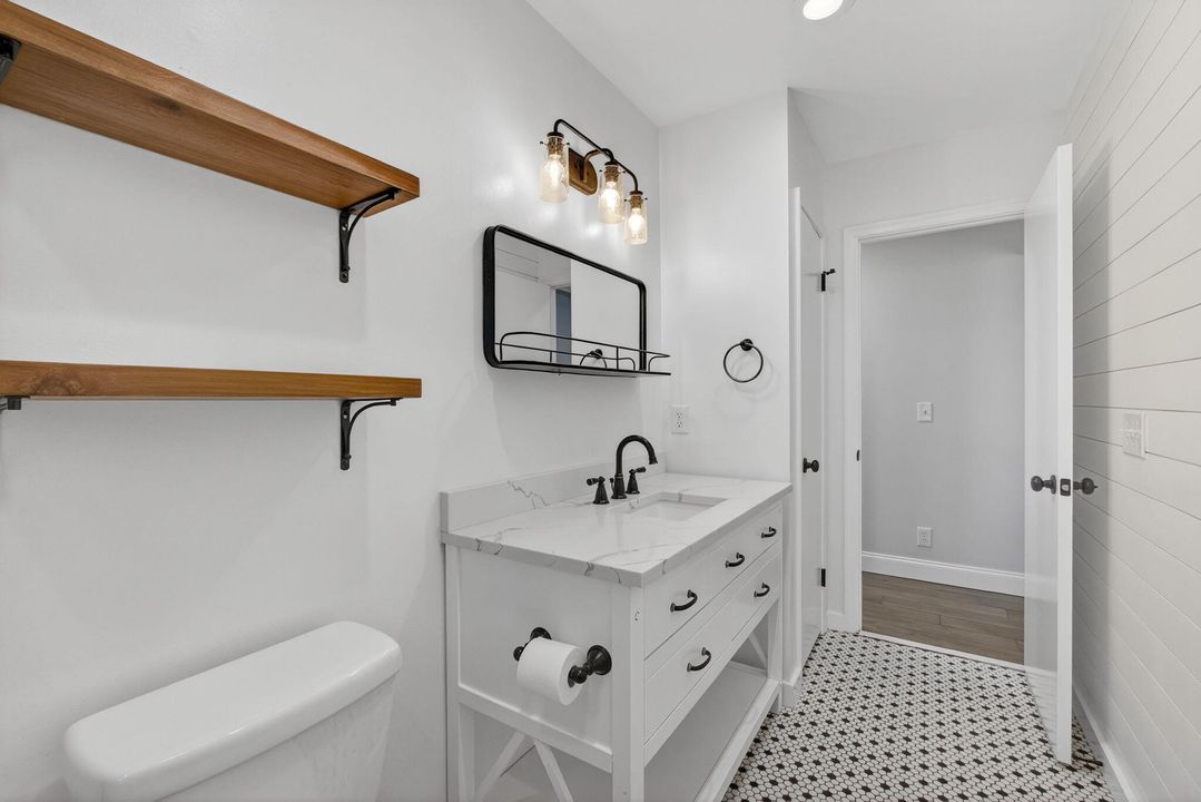 En Venta: $714,999 (3 camas, 2 baños, 1572 Pies cuadrados)