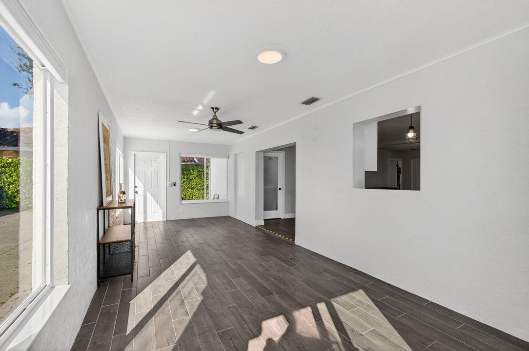 En Venta: $714,999 (3 camas, 2 baños, 1572 Pies cuadrados)