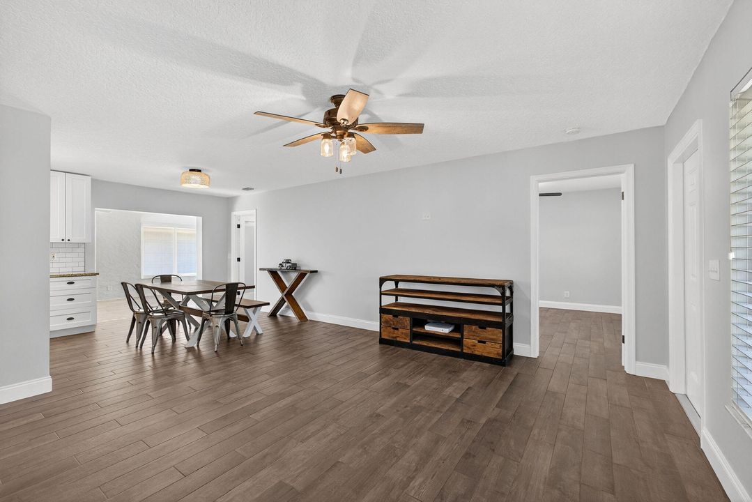 En Venta: $714,999 (3 camas, 2 baños, 1572 Pies cuadrados)