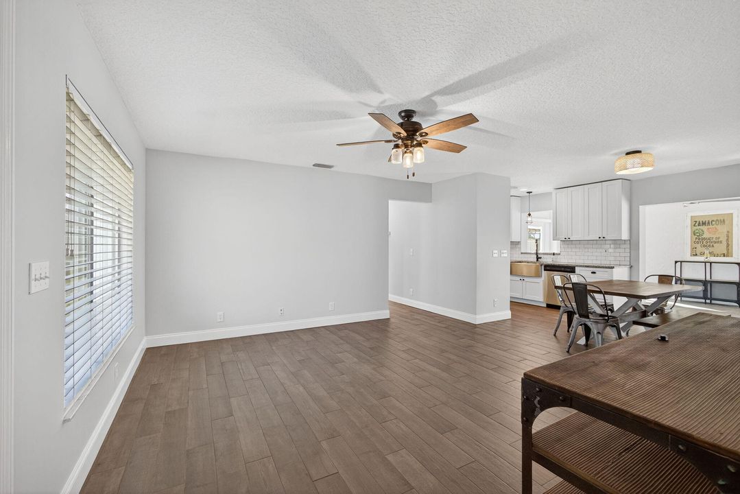 En Venta: $714,999 (3 camas, 2 baños, 1572 Pies cuadrados)