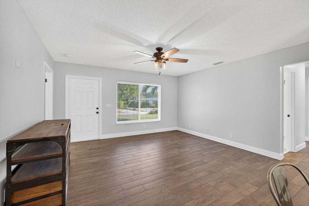 En Venta: $714,999 (3 camas, 2 baños, 1572 Pies cuadrados)