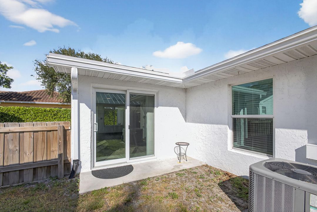 出租: $3,850 (3 贝兹, 2 浴室, 1572 平方英尺)