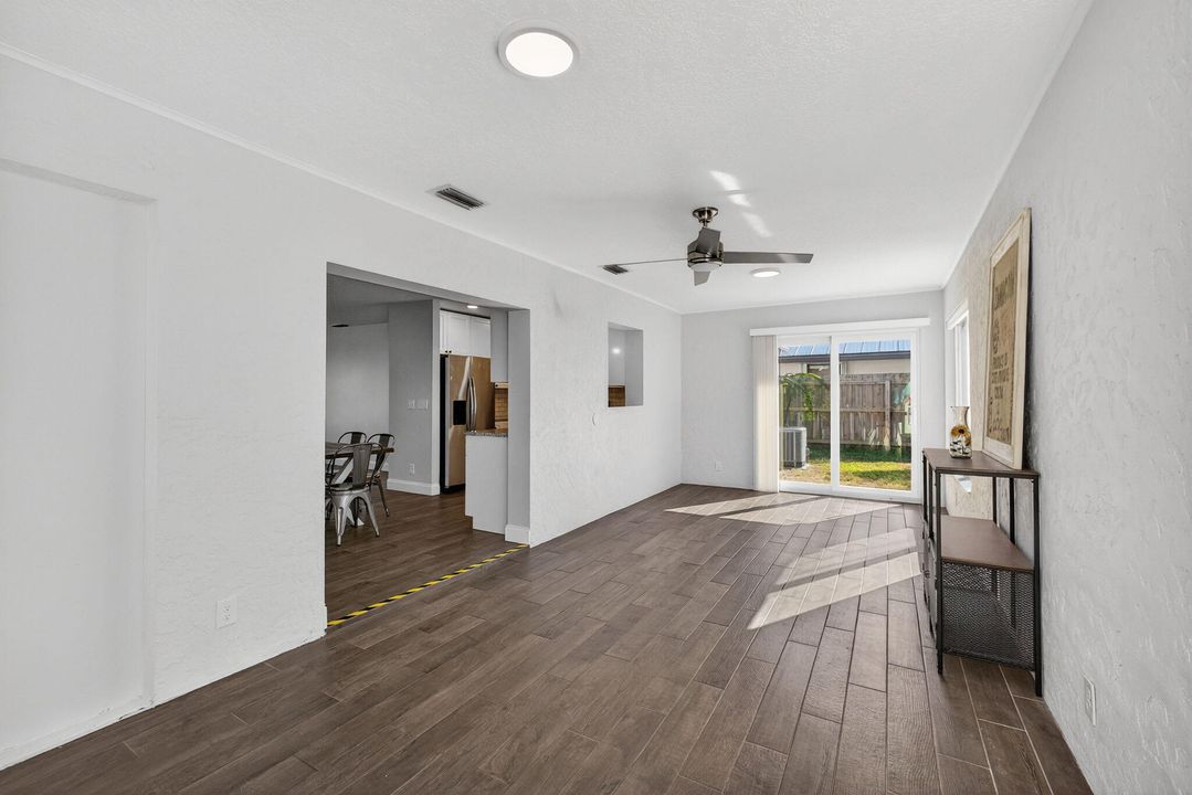 出租: $3,850 (3 贝兹, 2 浴室, 1572 平方英尺)