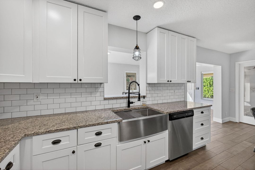 出租: $3,850 (3 贝兹, 2 浴室, 1572 平方英尺)