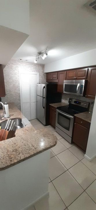 For Rent: $2,000 (2 beds, 2 baths, 1000 Square Feet)