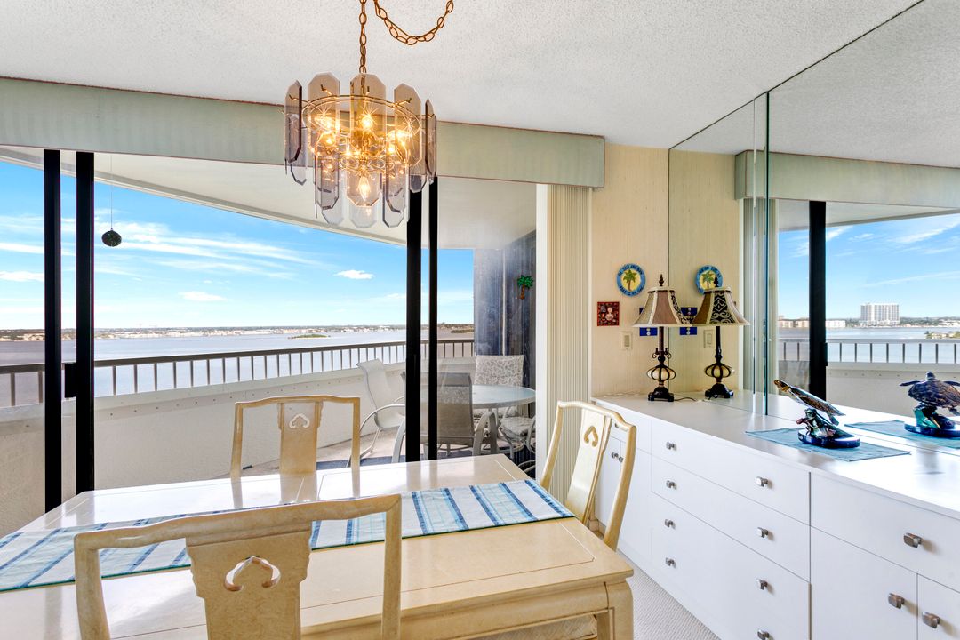 На продажу: $899,000 (2 спален, 2 ванн, 1804 Квадратных фут)