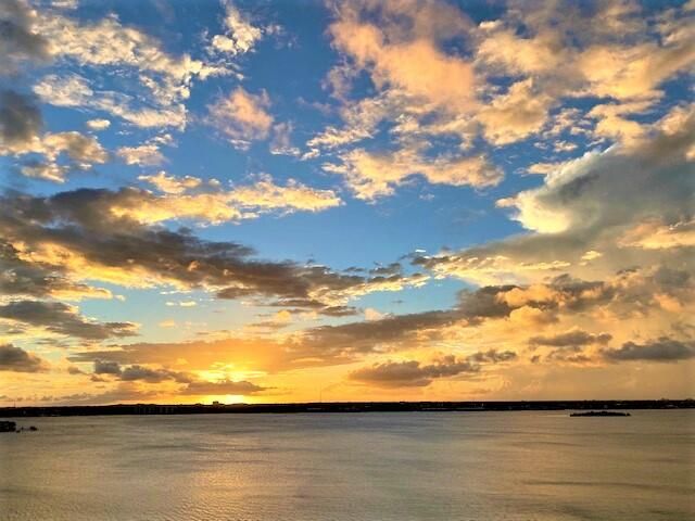 На продажу: $899,000 (2 спален, 2 ванн, 1804 Квадратных фут)